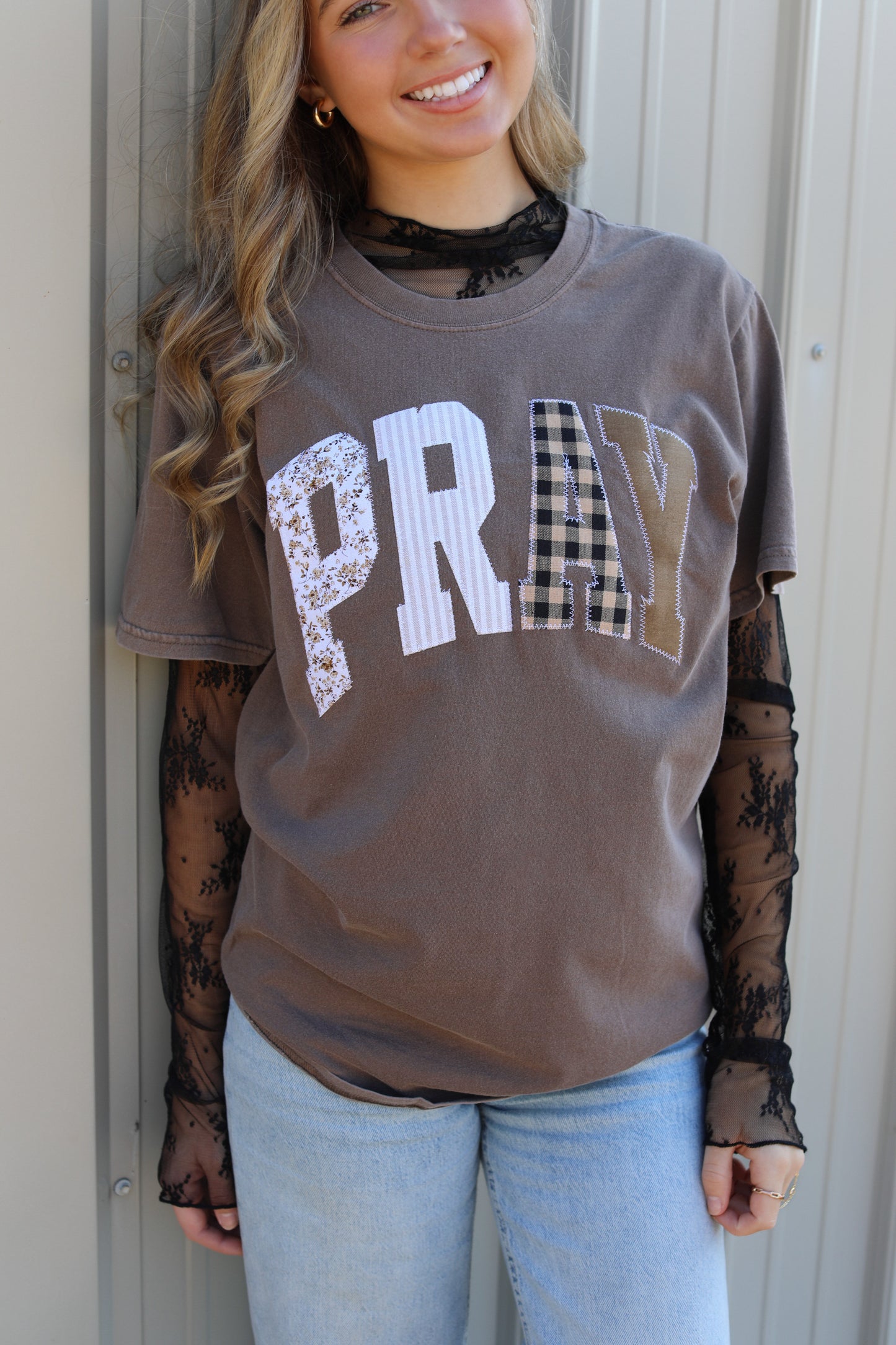 Embroidered Pray Tee￼
