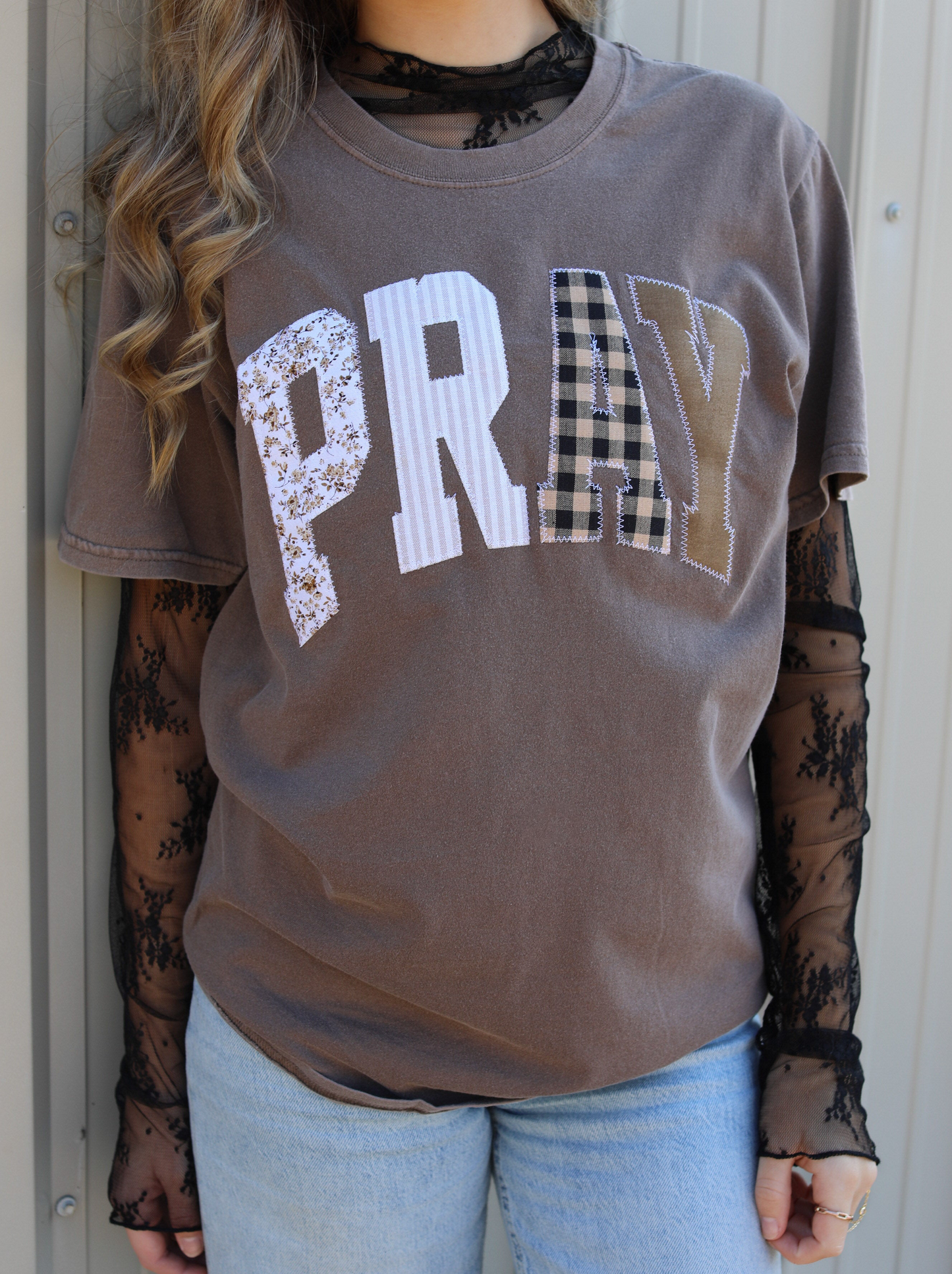 Embroidered Pray Tee￼