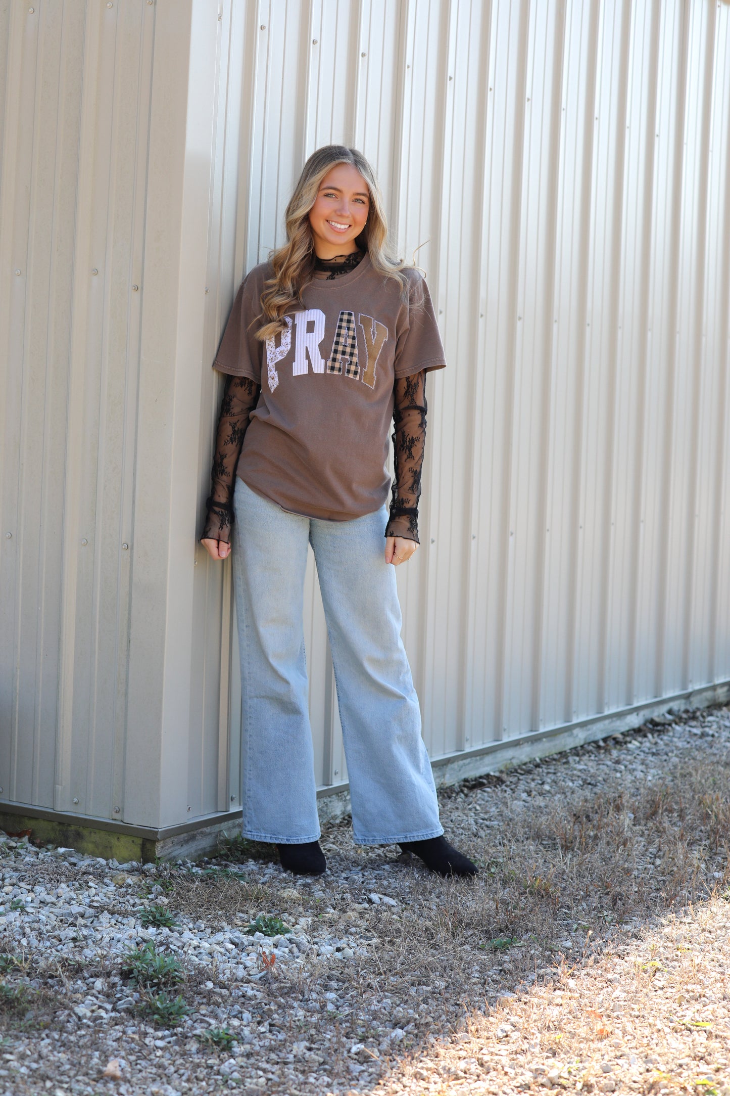 Embroidered Pray Tee￼